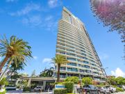 25th Level in Artique Sub Penthouse Style Views with A...