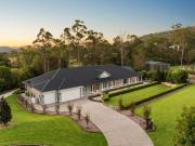 Stunning Large 5 Bedroom Home on 4,308m2 of Land