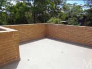 STUNNING LARGE LUXURY APARTMENT WALK TO TRAIN & SHOPS