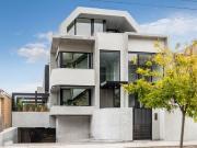 Stunning luxury townhouse in the heart of Caulfield North