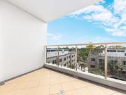 Stunning, Modern, Newly Renovated Apartment in Caringbah