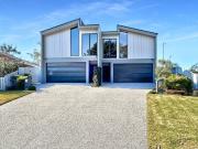 Stunning Modern Townhouse in Broulee