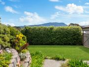 Stunning Mountain Views in Central Kingston