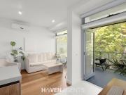 Stunning One Bedroom Sanctuary In Leafy St Kilda Locale...