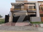 Stunning Prime Location 10 Marla House In Faisal Town...