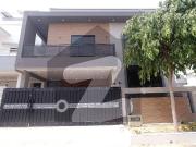 Stunning Prime Location 10 Marla House In Top City 1...