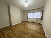 Stunning Refurbished two Bedroom flat to rent in N
