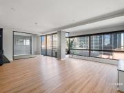 STUNNING RENOVATED APARTMENT WITH VIEWS IN THE HEART OF...