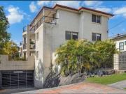 STUNNING RENOVATED UNIT IN THE HEART OF COOLANGATTA