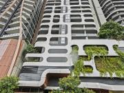 Stunning river view apartment on 21th floor in the heart...