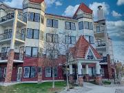 Stunning Royal oak condo