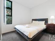 Stunning spacious layout apartment in the heart of homebush