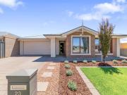 STUNNING & SPACIOUS | STYLISH 4 BEDROOM FAMILY HOME!