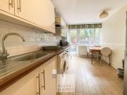 Stunning split level 3 bed with private garden