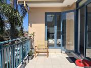 Stunning Top Floor Pet Friendly Apartment