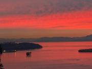 Stunning Top Floor Studio With Ocean Views!