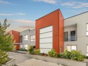 Stunning Top Floor Unit with Mountain Views