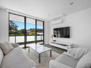 Stunning Two Bedroom Apartment in Peaceful City Fringe...