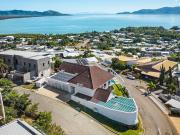 STUNNING VIEWS TIMELESS ELEGANCE ENTERTAINERS DELIGHT