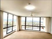 Stunning waterfront Unit in Surfers Paradise!