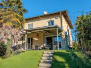 STUPENDA VILLA 6.5 CON GIARDINO VICINA AL LAGO A CASLANO