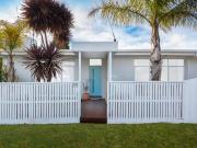 Stylish 1970s Charm Meets Modern Comfort