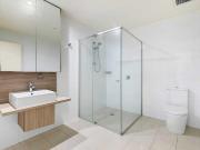 Stylish 1 Bed Apartment with Study in Mount Colah