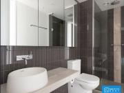 Stylish 1 Bedroom Apartment in Prime CBD Location –...