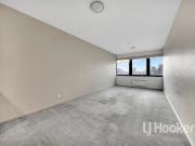Stylish 1 bedroom apartment in the Heart of Melbourne CBD