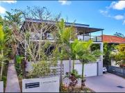 Stylish 1 Bedroom Apartment in the Heart of South Brisbane