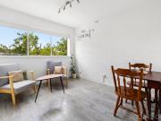 Stylish 1 Bedroom Apartment with Lock Up Garage in the...