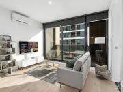 Stylish 1 Bedroom CBD Apartment with Separate Laundry...