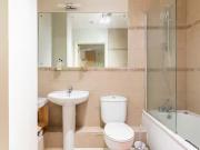 Stylish 1 Bedroom Flat in St George Wharf