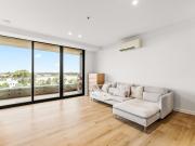 Stylish 1 Bedroom + Study Apartment in Prime Liverpool...