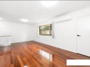 Stylish 1 Bedroom Unit in the Heart of Yeronga!