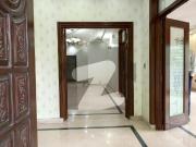 Stylish 1 Kanal Luxury Single Storey Bungalow for Rent... Stylish 1 Kanal Luxury Single Storey Bungalow for Rent...