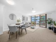 STYLISH 1BR APARTMENT IN THE HEART OF THE CITY