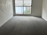 Stylish 2 Bed Apartment in Secure Complex with Pool &...