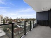 Stylish 2 Bed Apartment with City Views in Southport CBD