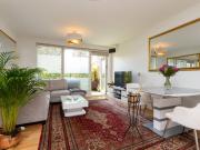 Stylish 2 Bed Flat | Fully Furnished | Office | 5☆