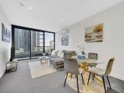 Stylish 2 Bedroom Apartment in Prime Melbourne CBD Location
