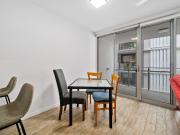 Stylish 2 bedroom apartment in Prime Woolloongabba Location