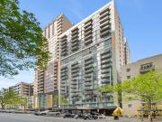 Stylish 2 Bedroom Apartment in the Heart of Melbourne CBD