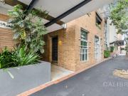 Stylish 2 Bedroom Apartment in Vibrant Teneriffe