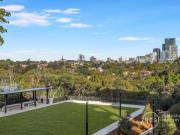 Stylish 2 Bedroom Apartment with EV Charger in the...