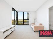 Stylish 2 Bedroom Apartment with River Views