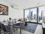 Stylish 2 bedroom CBD living with Car Park & Resort...
