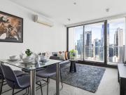 Stylish 2 bedroom CBD living with Car Park & Resort...