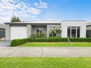 Stylish 2 Bedroom Townhouse