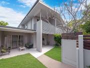 Stylish 2 Bedroom Townhouse in the Heart of Yeppoon